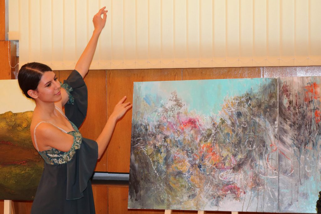 received_390234478575761