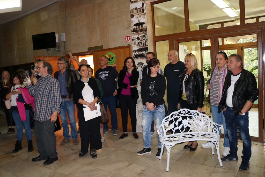 received_2463976300352363