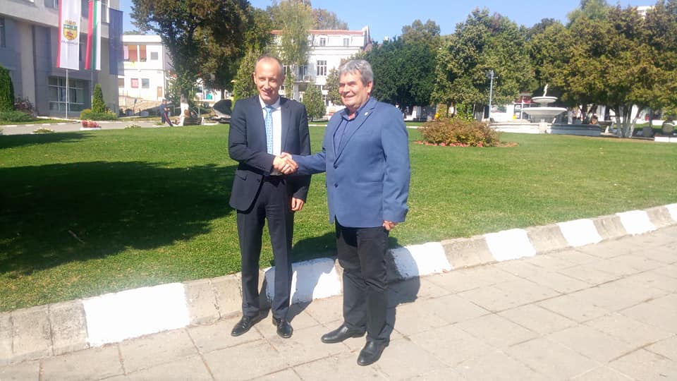 71836248_137404637624288_7999668663755997184_n